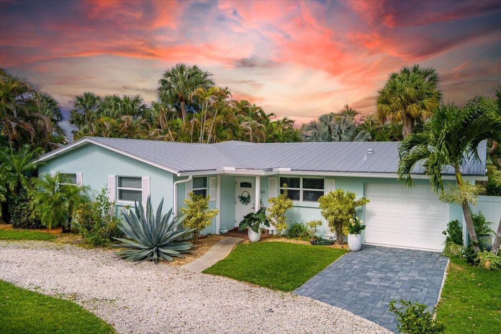 Photo of 206 SE Wentworth Drive, Stuart, FL 34996 (MLS # B26032614)