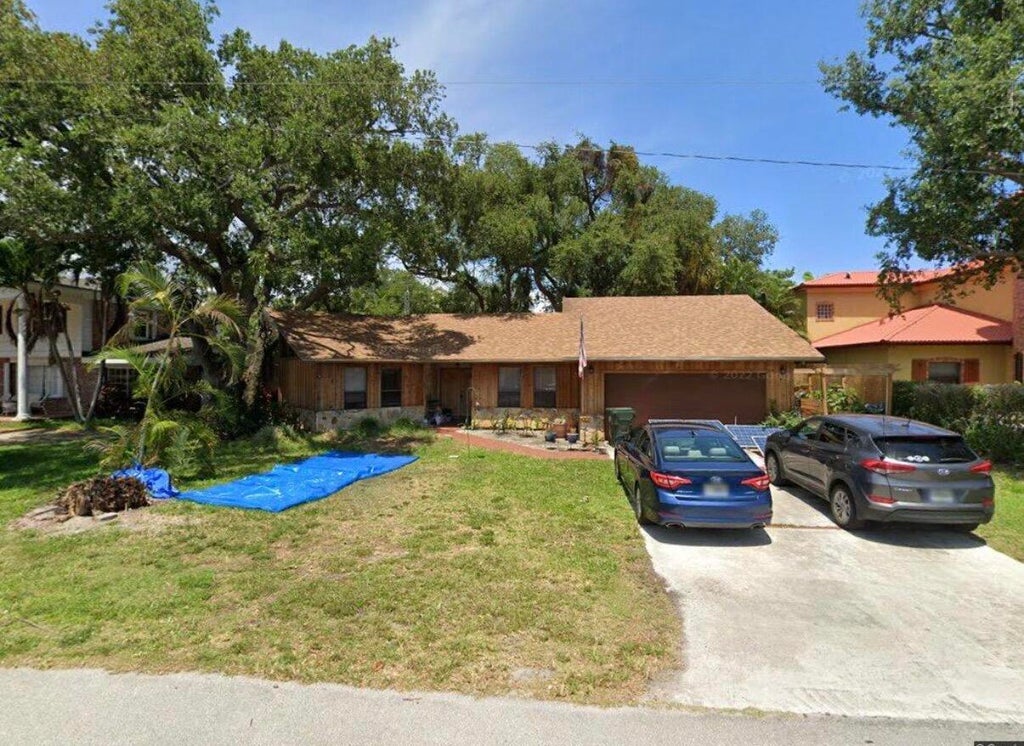 Photo of 1123 SW 21st Street, Boca Raton, FL 33486 (MLS # B26035185)