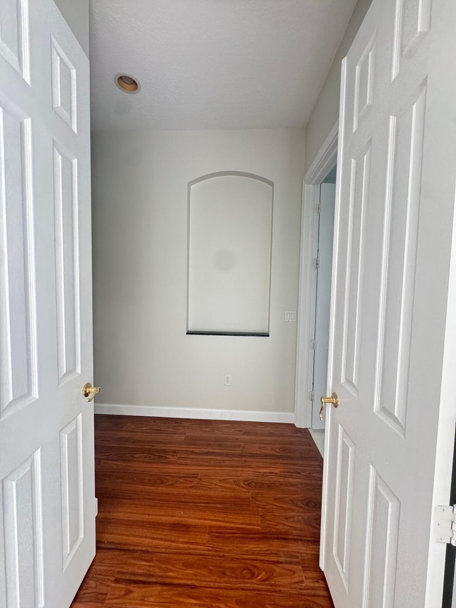 Fox Ridge 157-8 B - Residential Lease