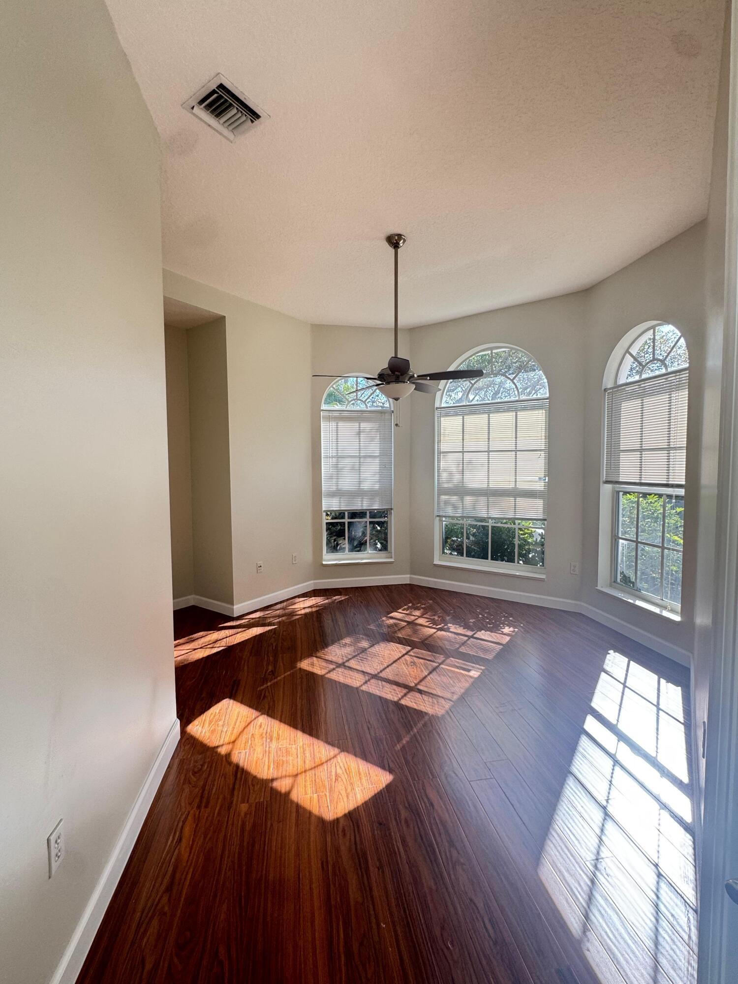 Fox Ridge 157-8 B - Residential Lease