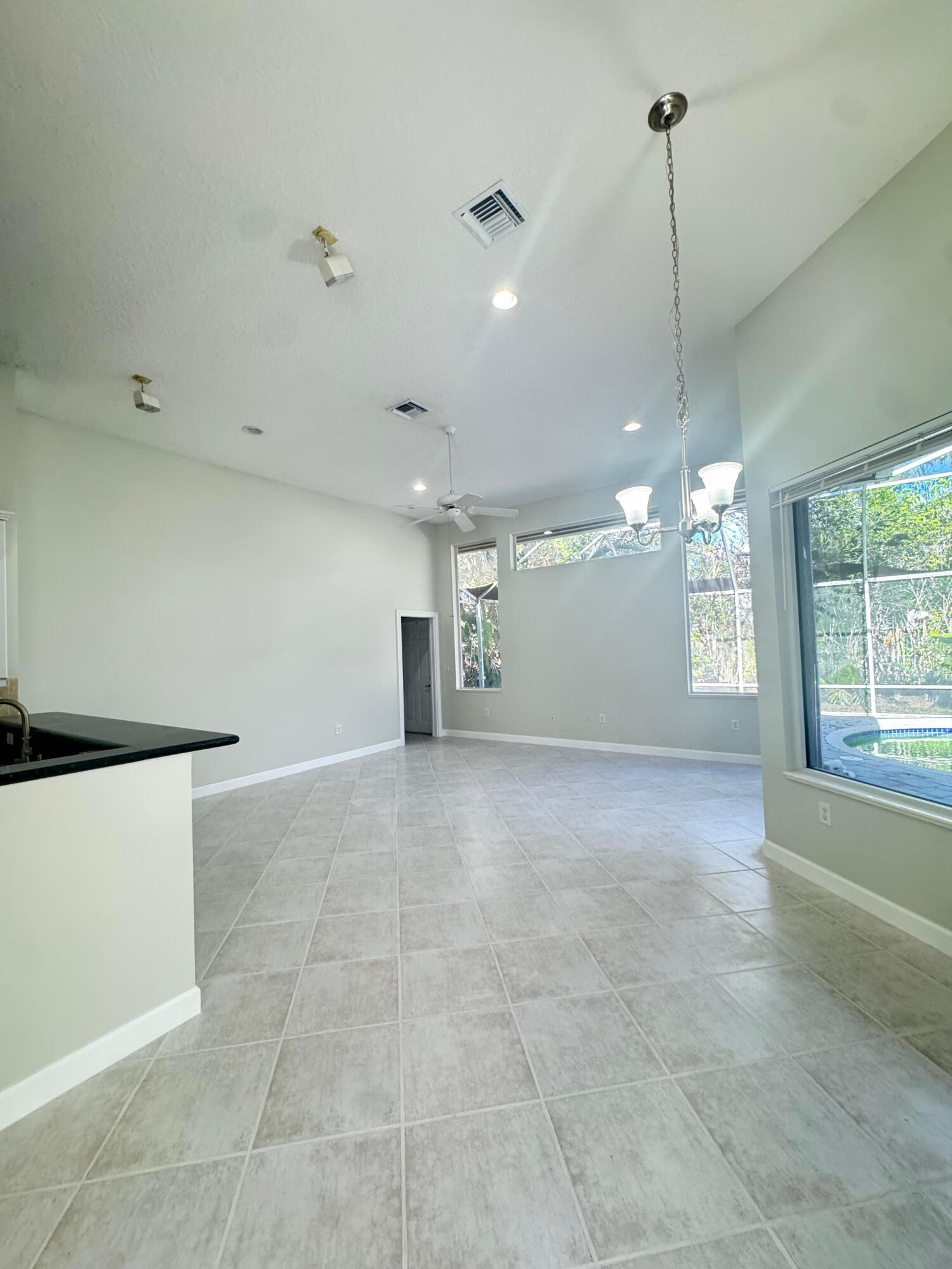Fox Ridge 157-8 B - Residential Lease