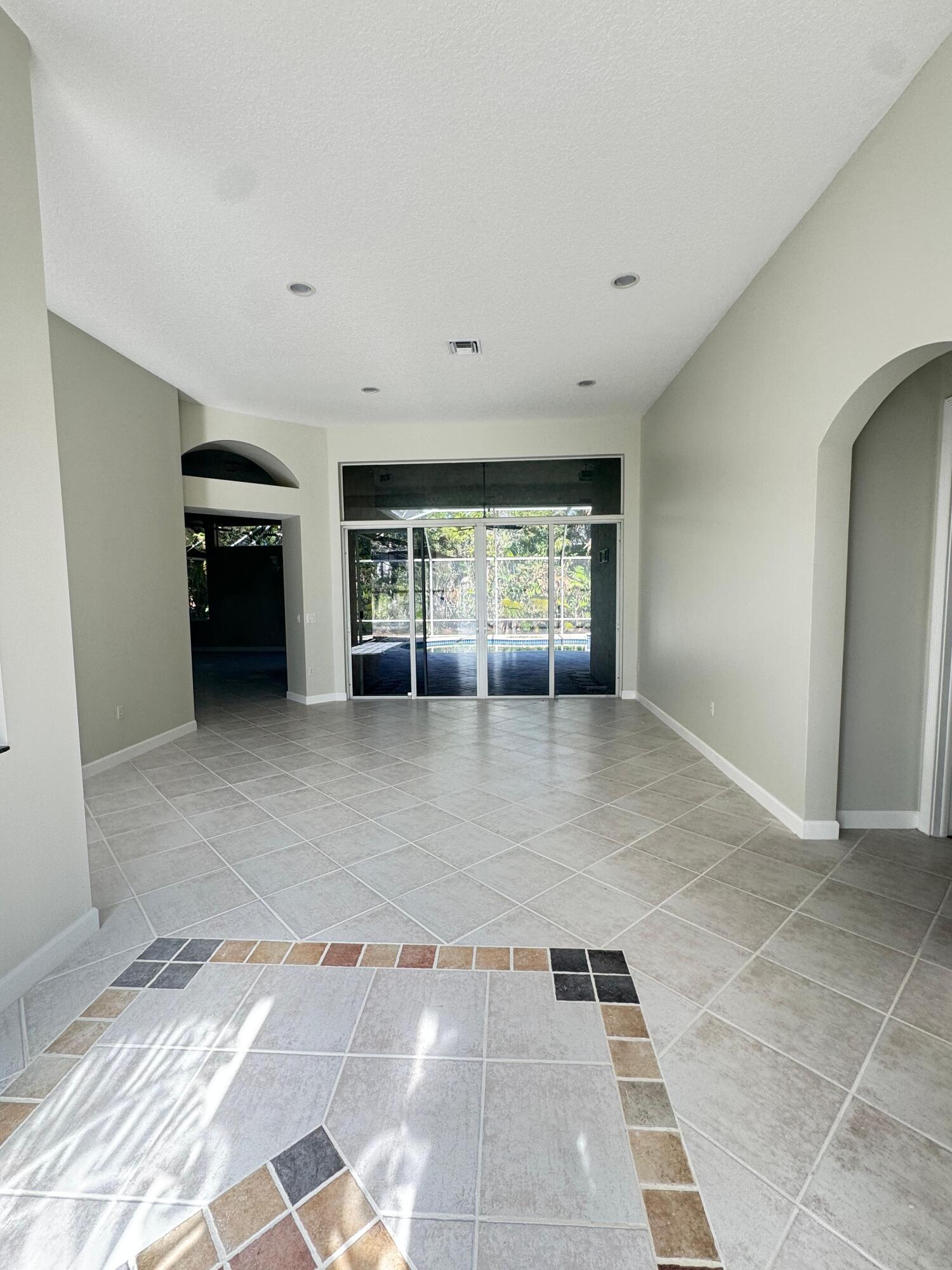 Fox Ridge 157-8 B - Residential Lease