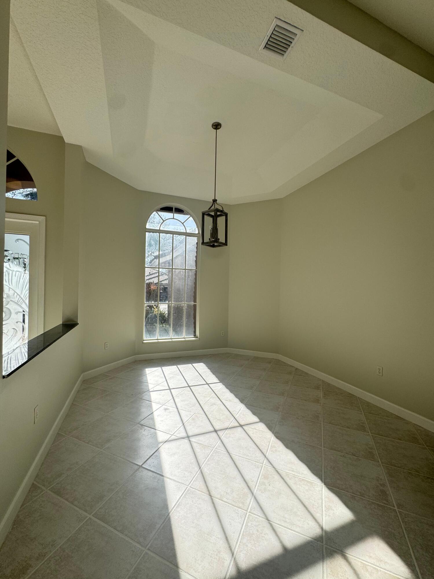 Fox Ridge 157-8 B - Residential Lease