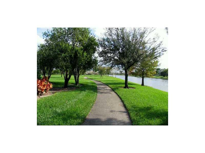 Fox Ridge 157-8 B - Residential Lease