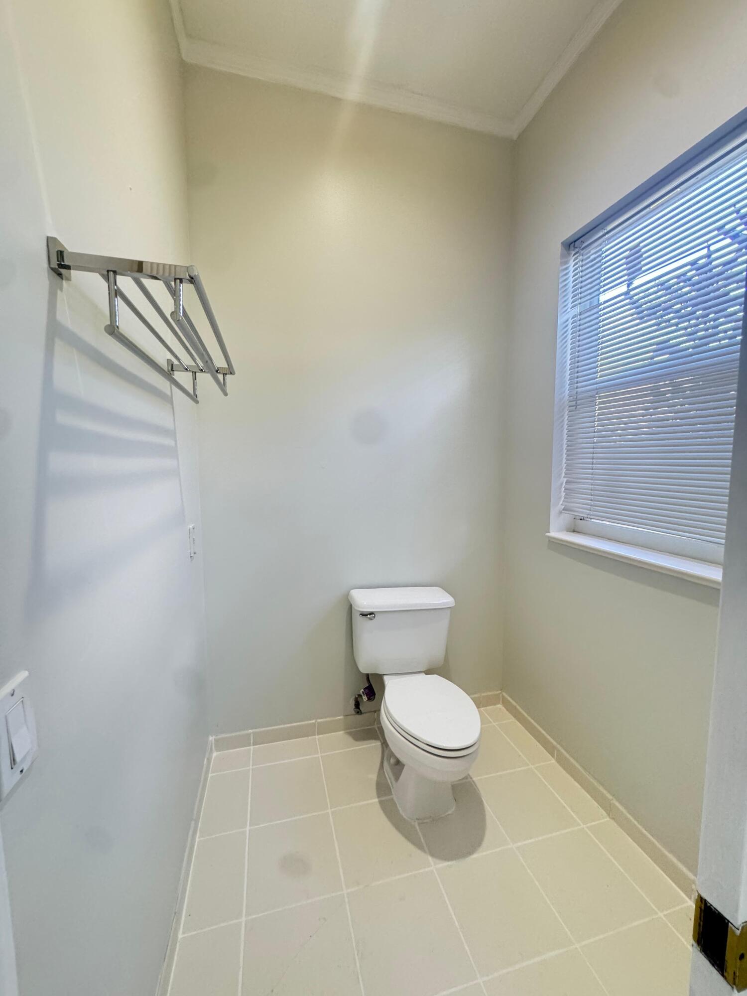 Fox Ridge 157-8 B - Residential Lease