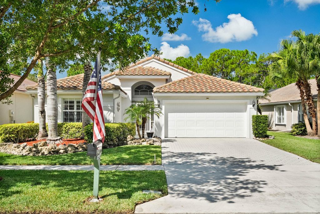 Photo of 6947 SE Twin Oaks Circle, Stuart, FL 34997 (MLS # R11114021)