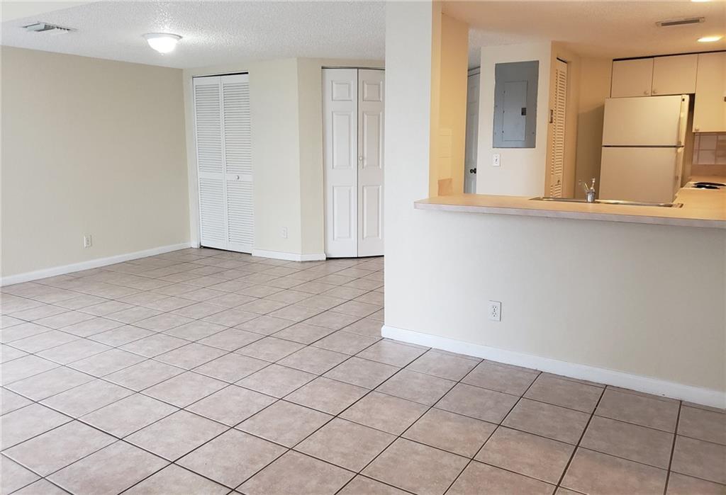 Coral Spgs University Dri - Residential Lease