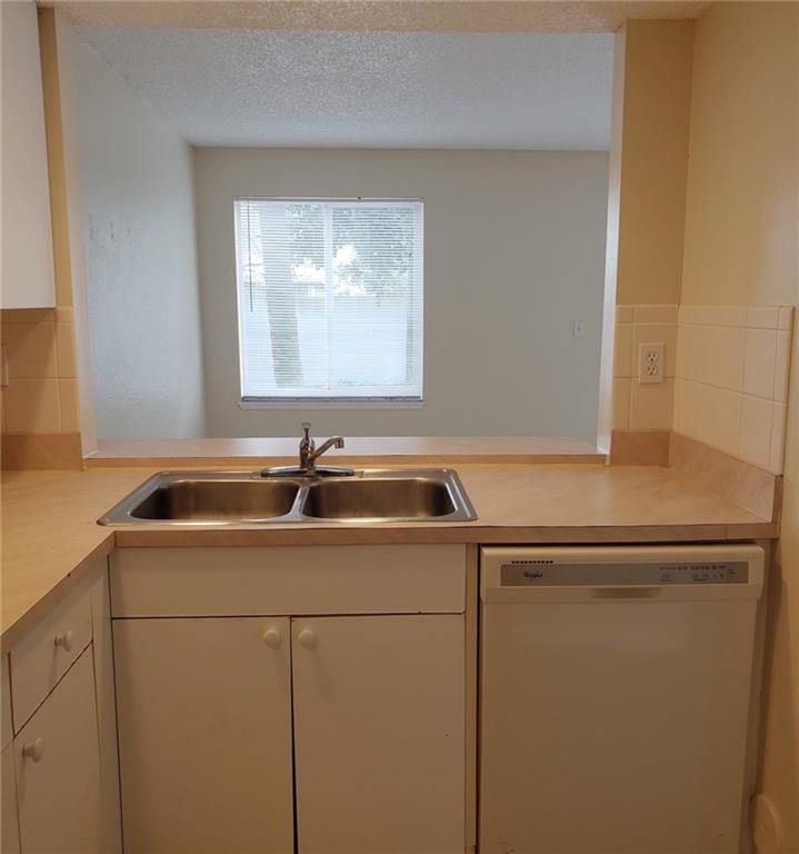 Coral Spgs University Dri - Residential Lease