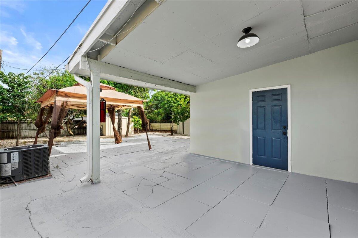 LAKE WORTH TOWN OF - Residential