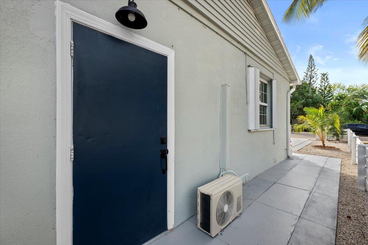 LAKE WORTH TOWN OF - Residential