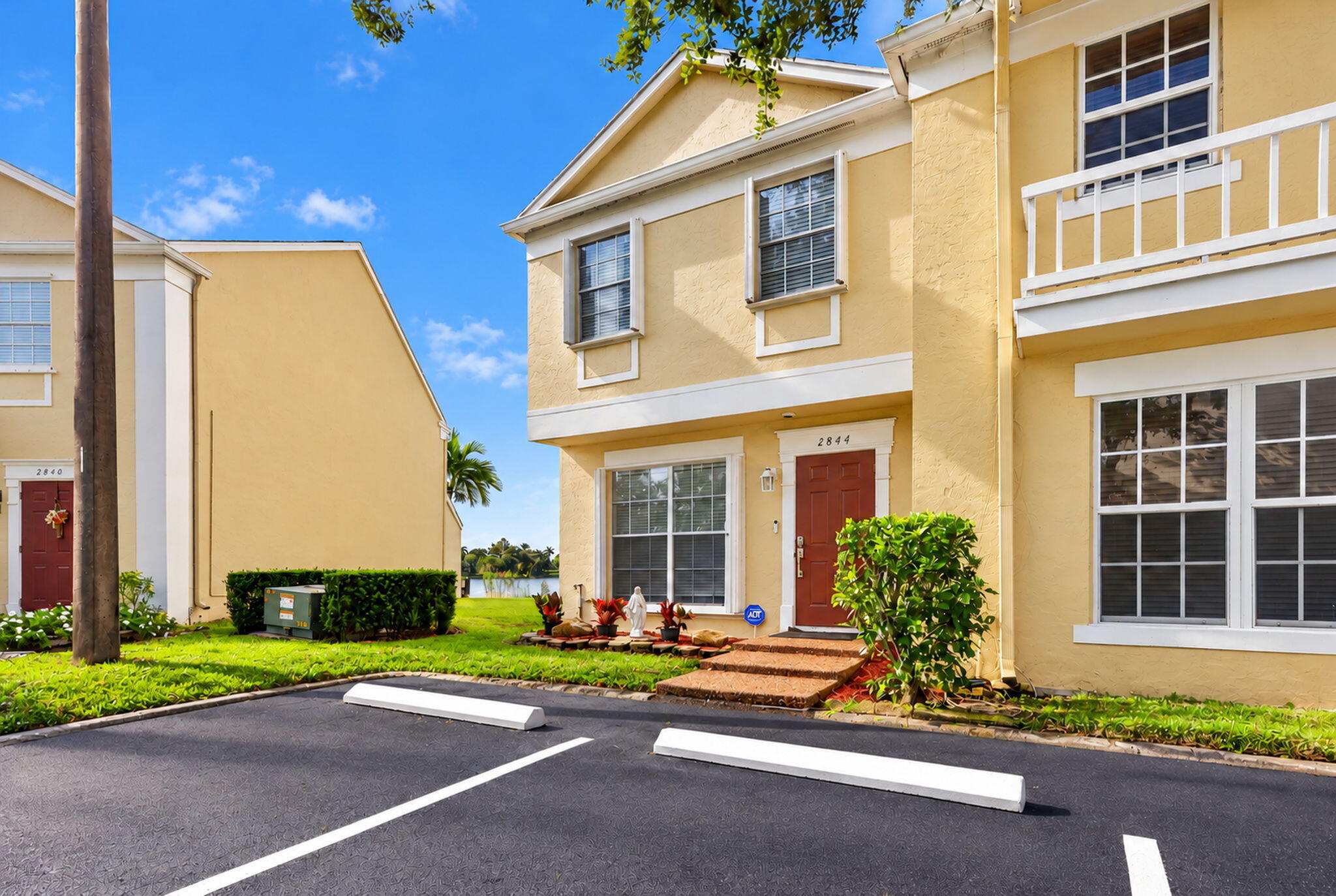 2844 S EDGEHILL Lane 2844