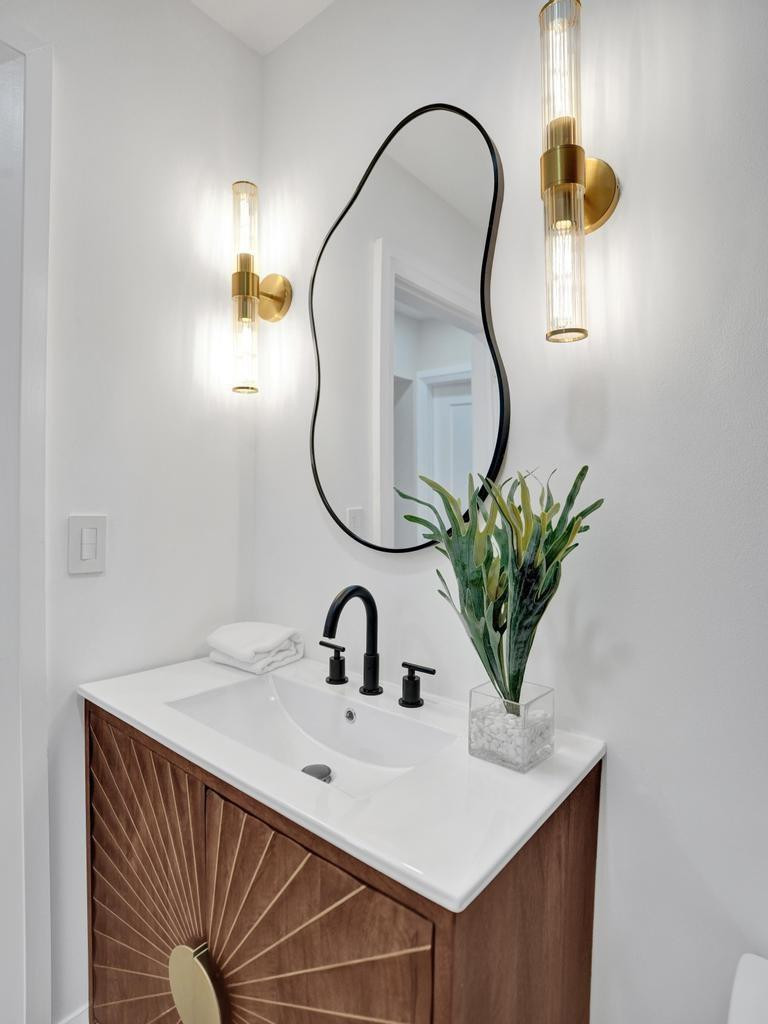 COVE 2ND SEC - Residential