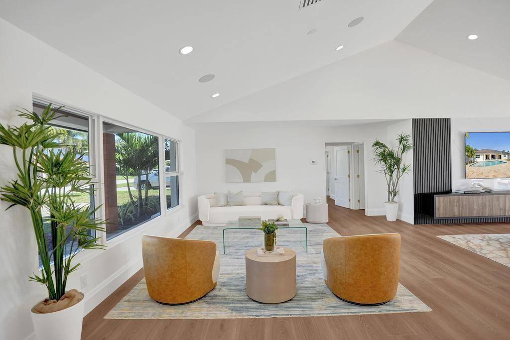 COVE 2ND SEC - Residential