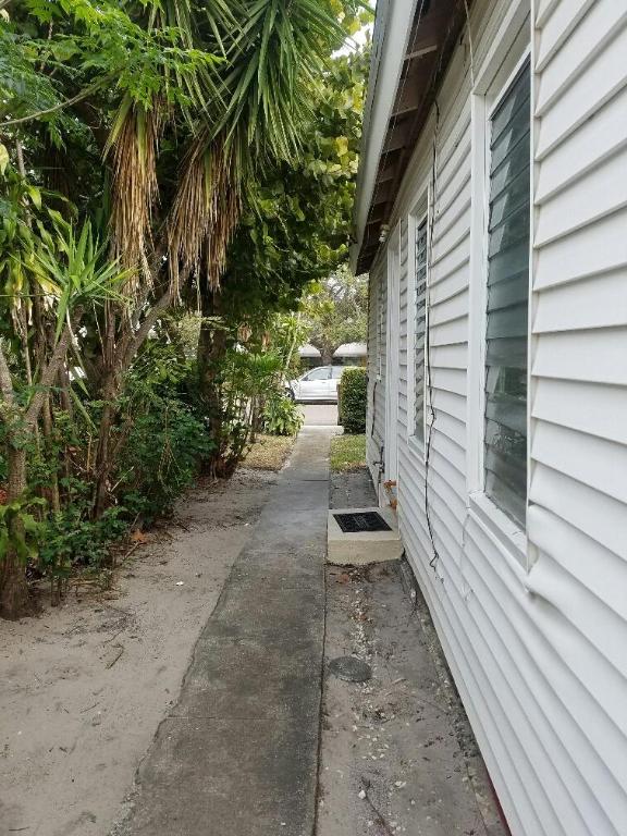 LAKE WORTH TOWN OF - Residential Income