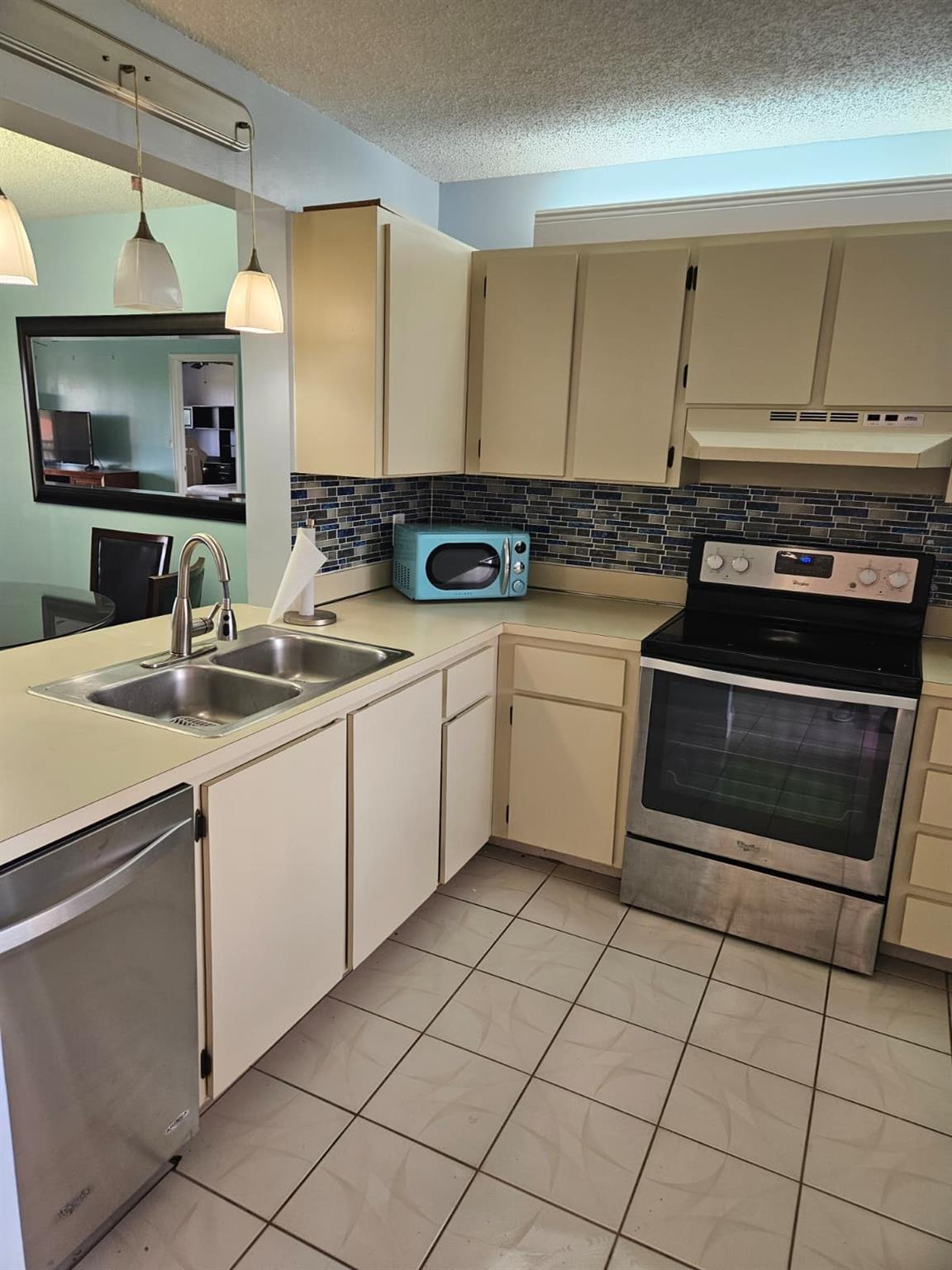 Jacaranda Heights - Residential