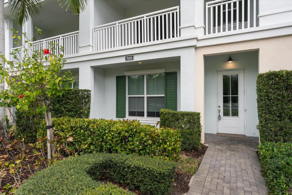 Photo of 7089 Edison Place, Palm Beach Gardens, FL 33418 (MLS # R11083347)