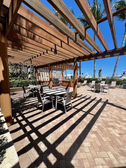 108 Lakeshore Dr 338