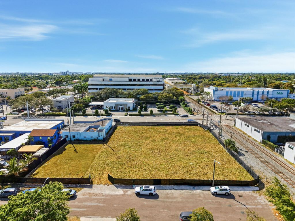 Photo of 428 Avon Road, West Palm Beach, FL 33401 (MLS # R11108439)