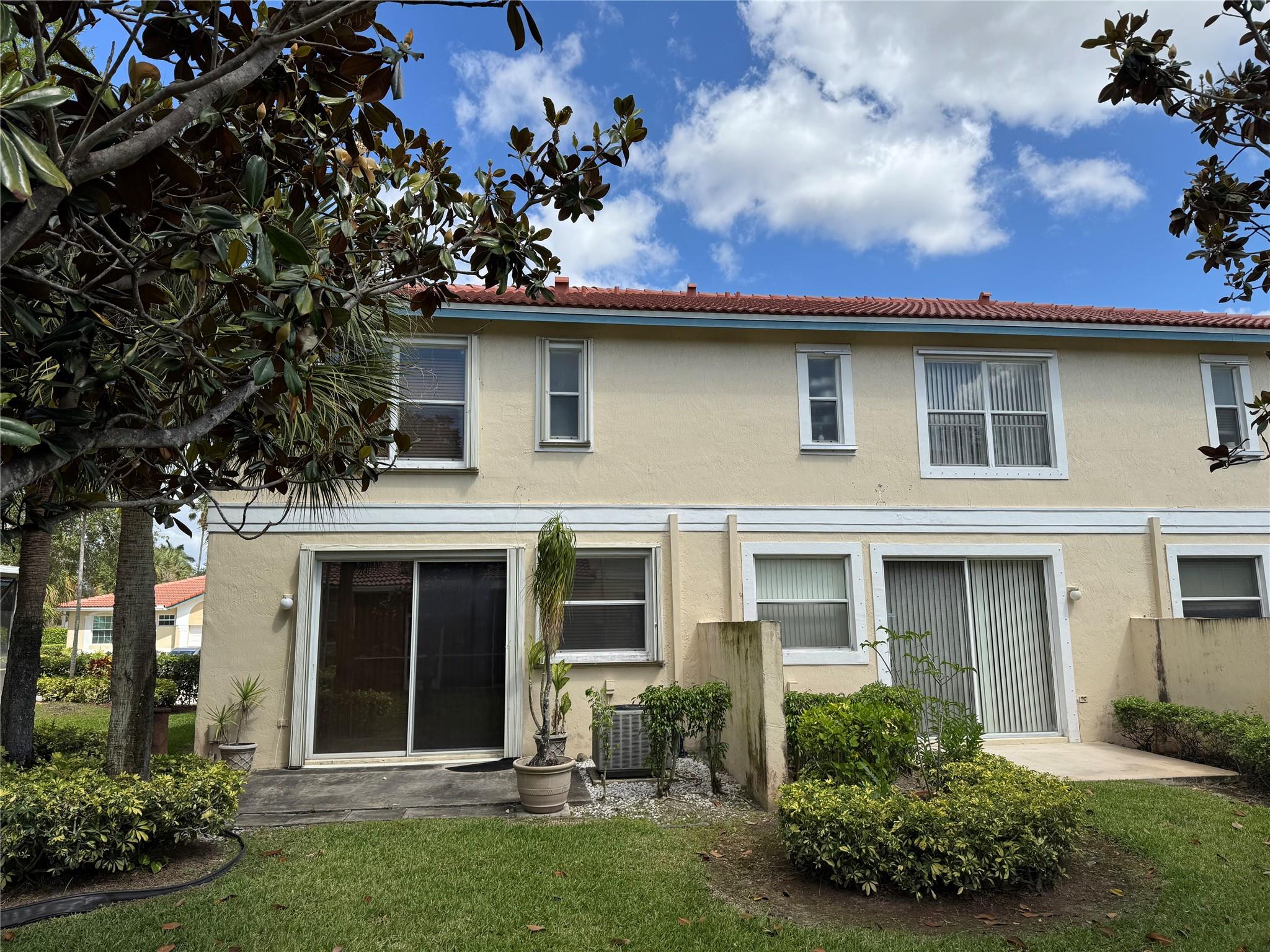 pelican point townhome - Residential