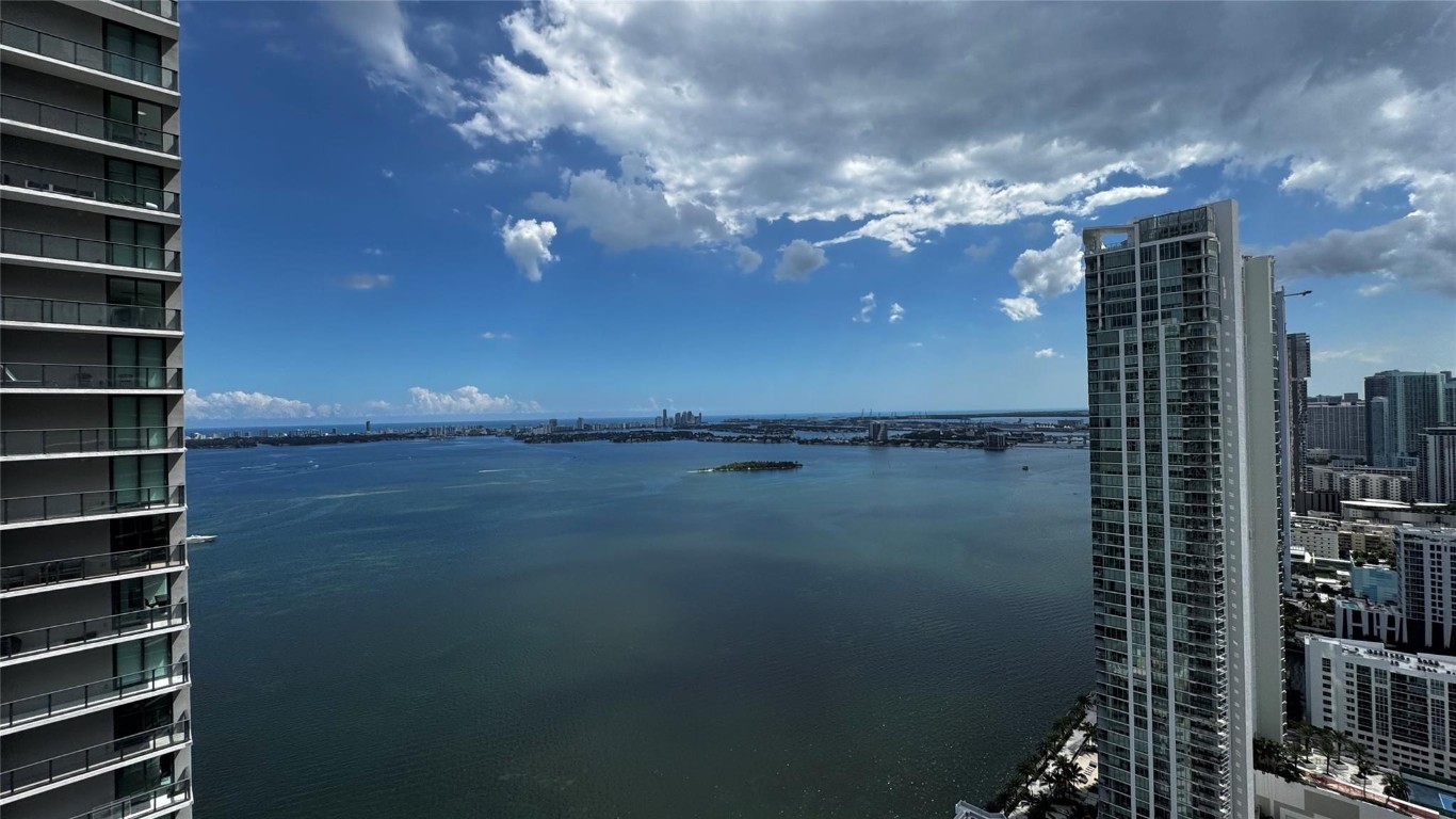 650 NE 32nd Street 4307