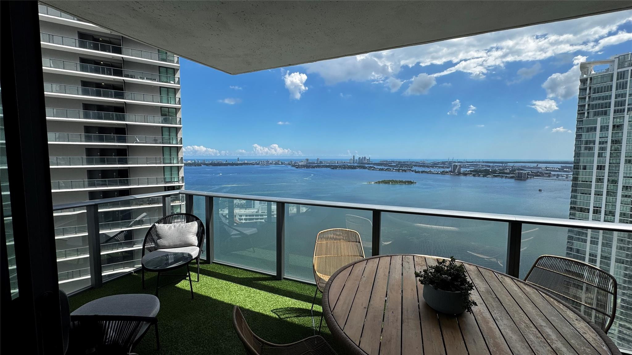 650 NE 32nd Street 4307