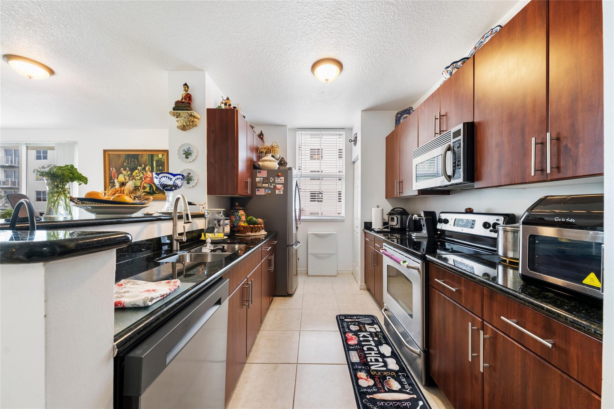 2401 NE 65th St 507