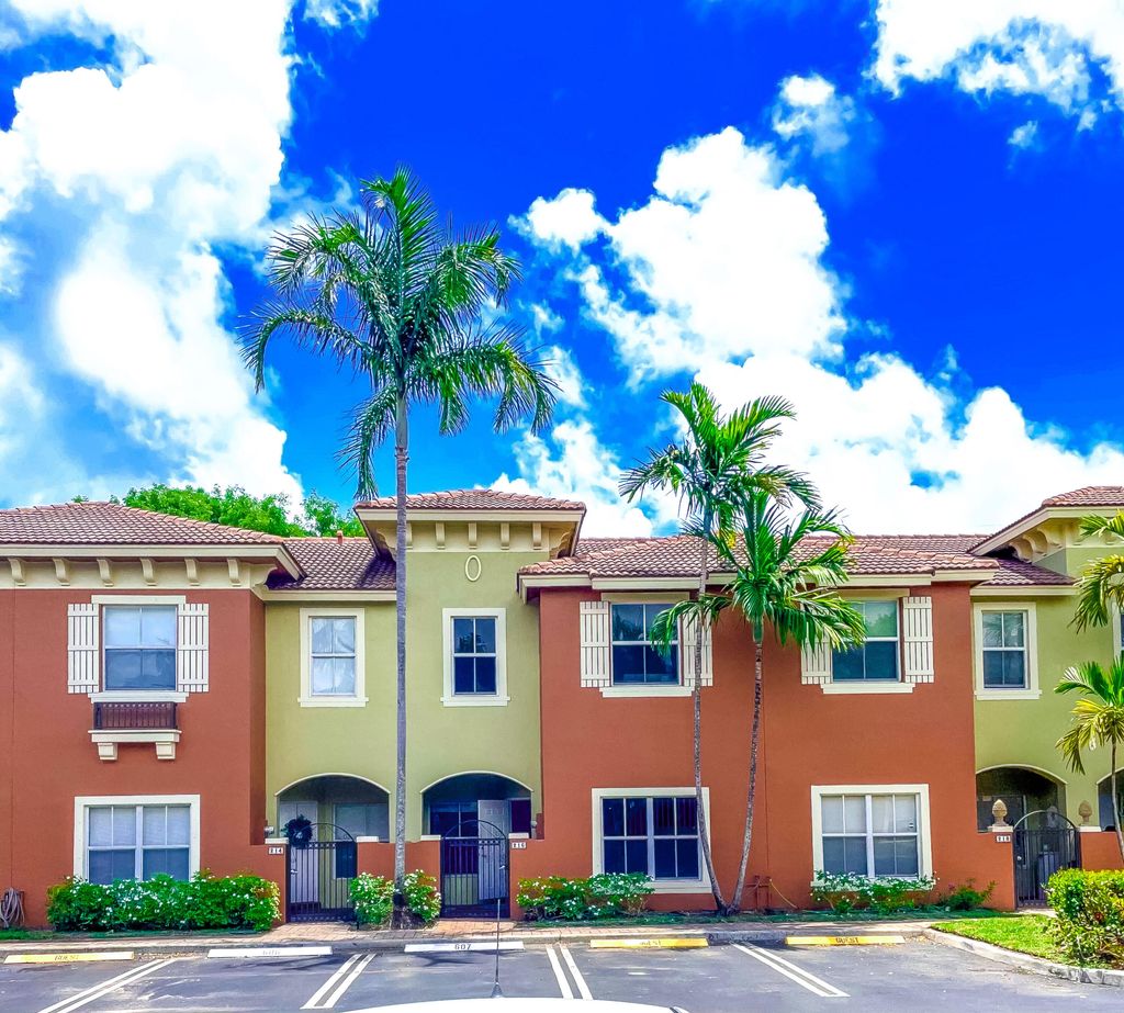Photo of 216 Lake Monterey Circle, Boynton Beach, FL 33426 (MLS # R10812466)