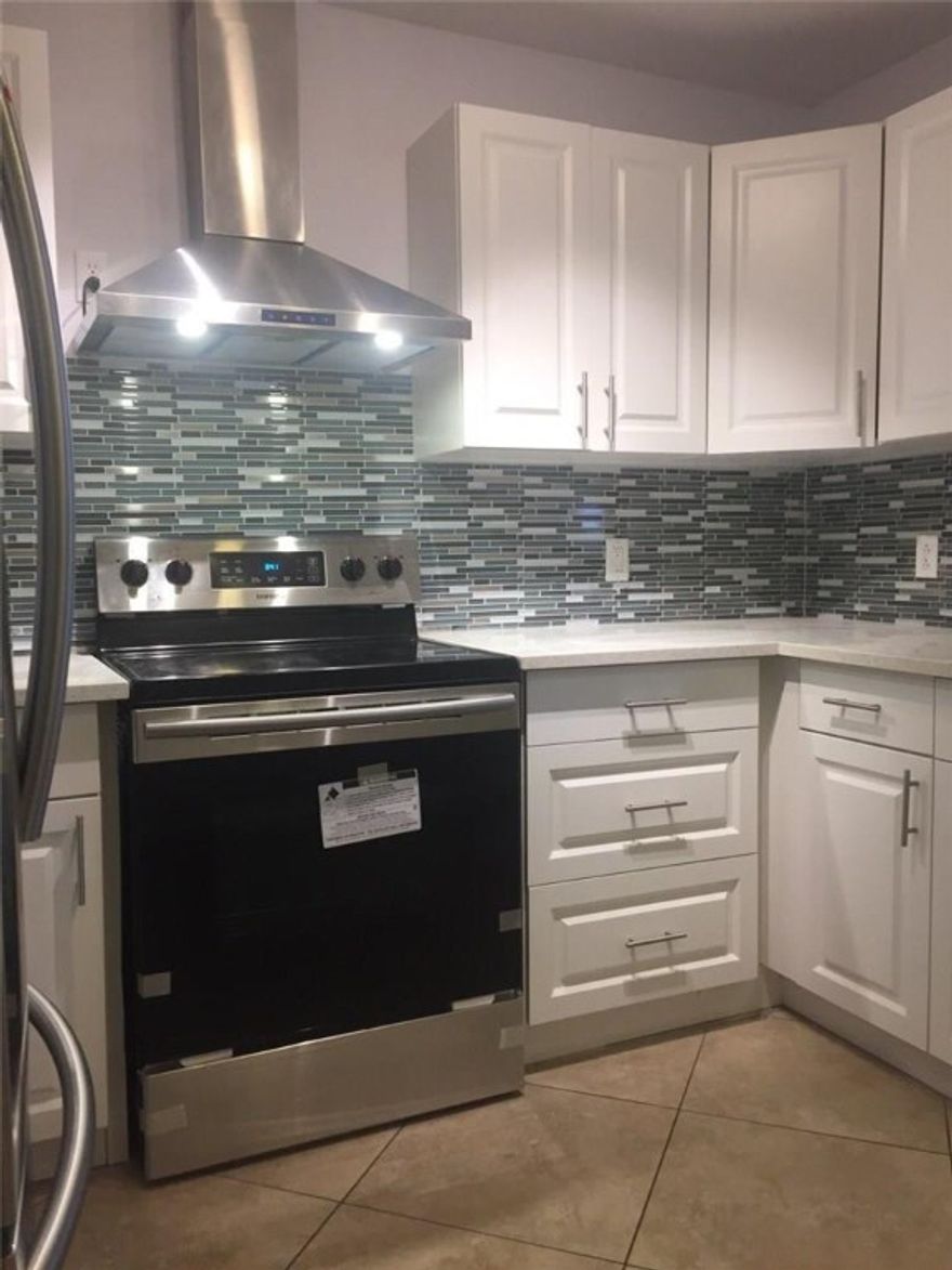 Like New Renovated 2nd floor 2br, 2 Bth Condominium. Condominium has been freshly painted , brand new  porcelain tile floors throughout , new kitchen with quartz counter tops, new stainless steel appliances, fridge with french door refrigerator, new washer and new dryer . Condominium is conveniently  located close to shops , restaurants and beaches. Hemingway is all ages no restriction Community that offers Community Pool, Tennis Courts and Exercise Room.Hoa fee includes amenities ,insurance, water trash.
