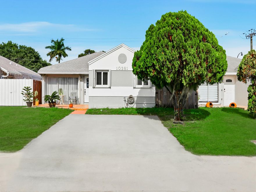 Welcome to this well-located 3 bedroom, 2 bathroom home in the heart of Cutler Bay, nestled on a quiet residential street near parks, schools, shopping, and major roadways. This property offers a functional layout with comfortable living spaces, abundant natural light, and excellent potential for personalization. The home features a spacious yard ideal for outdoor entertaining, gardening, or future enhancements.
Conveniently located just minutes from Black Point Marina, Cutler Bay Town Center, and top-rated schools, with easy access to US-1 and the Florida Turnpike. Whether you're a first-time buyer, growing household, or investor, this home presents a great opportunity to own in a desirable South Miami-Dade neighborhood with a low HOA and room to make it your own.