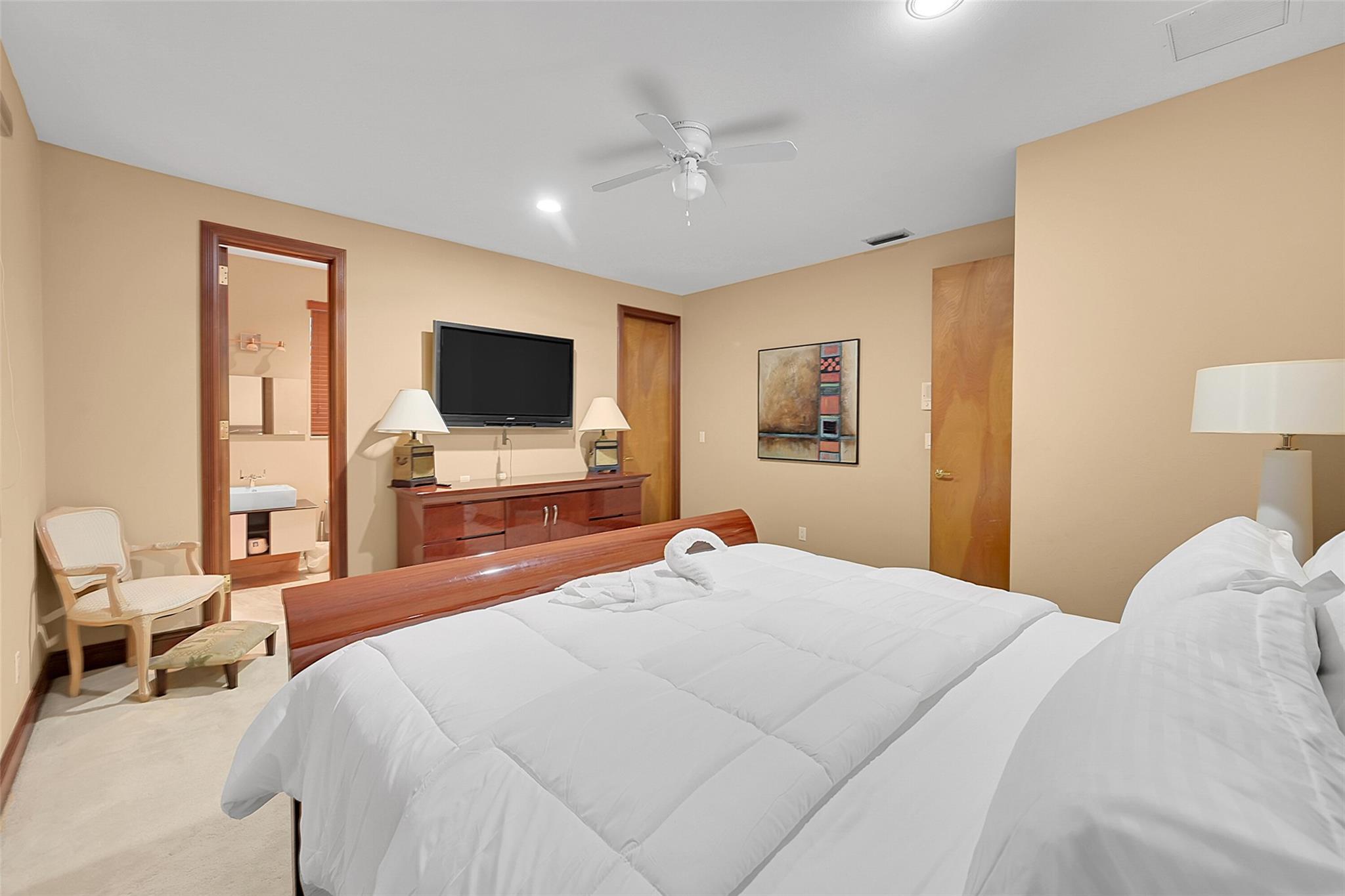 Running Brook Hills 70-23 - Residential Lease