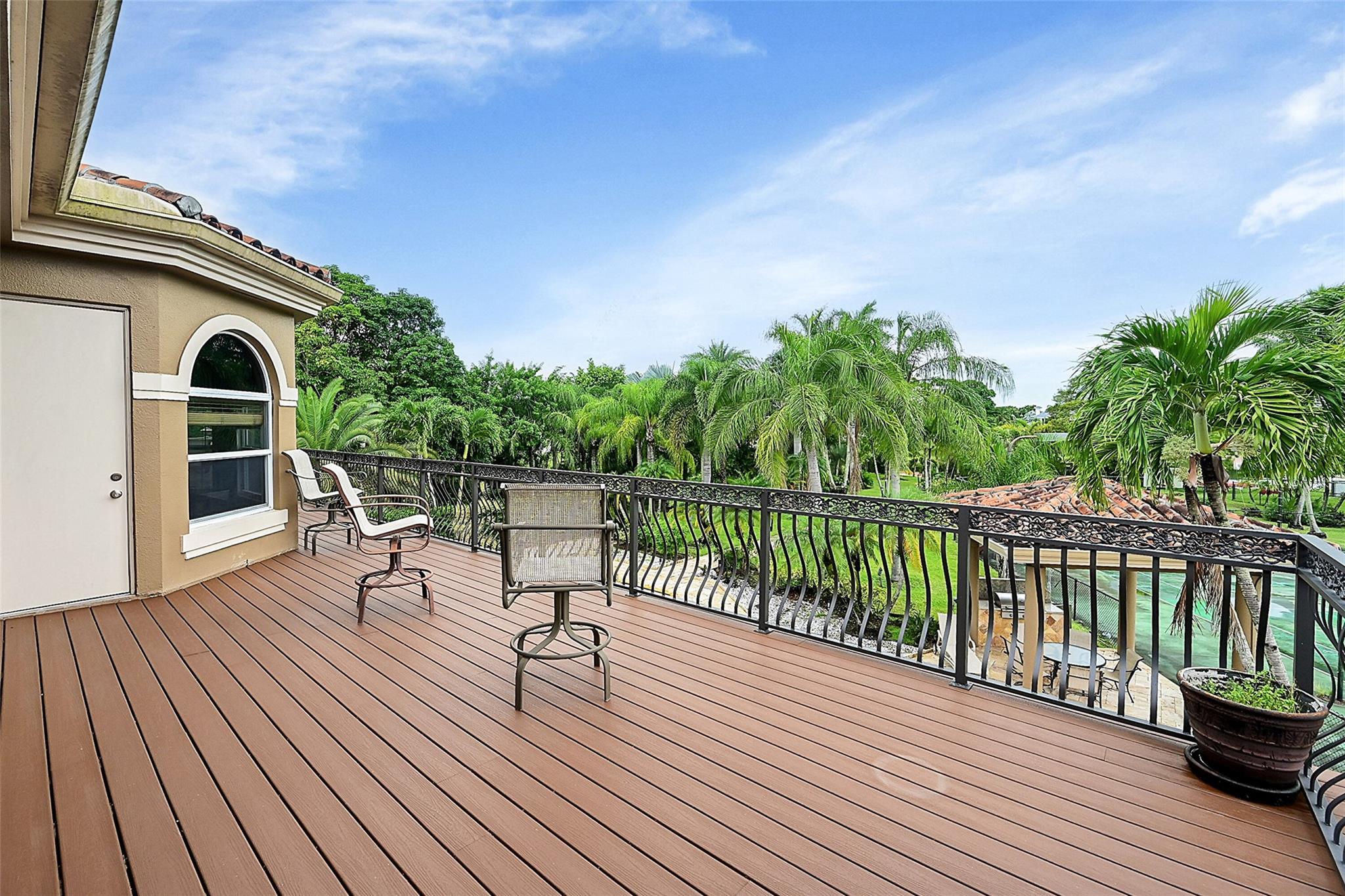 Running Brook Hills 70-23 - Residential Lease