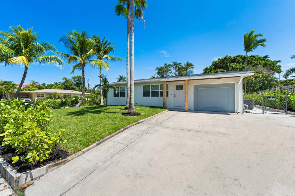 Photo of 802 Lytle Street, West Palm Beach, FL 33405 (MLS # B26041593)