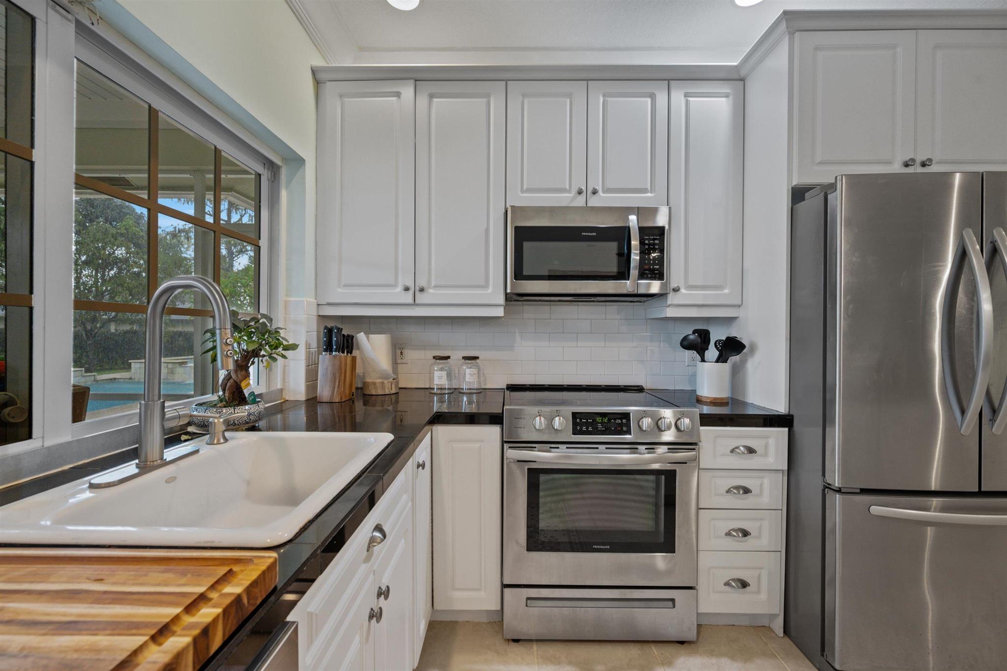 PINEWOOD GROVE OF WELLING - Residential Lease