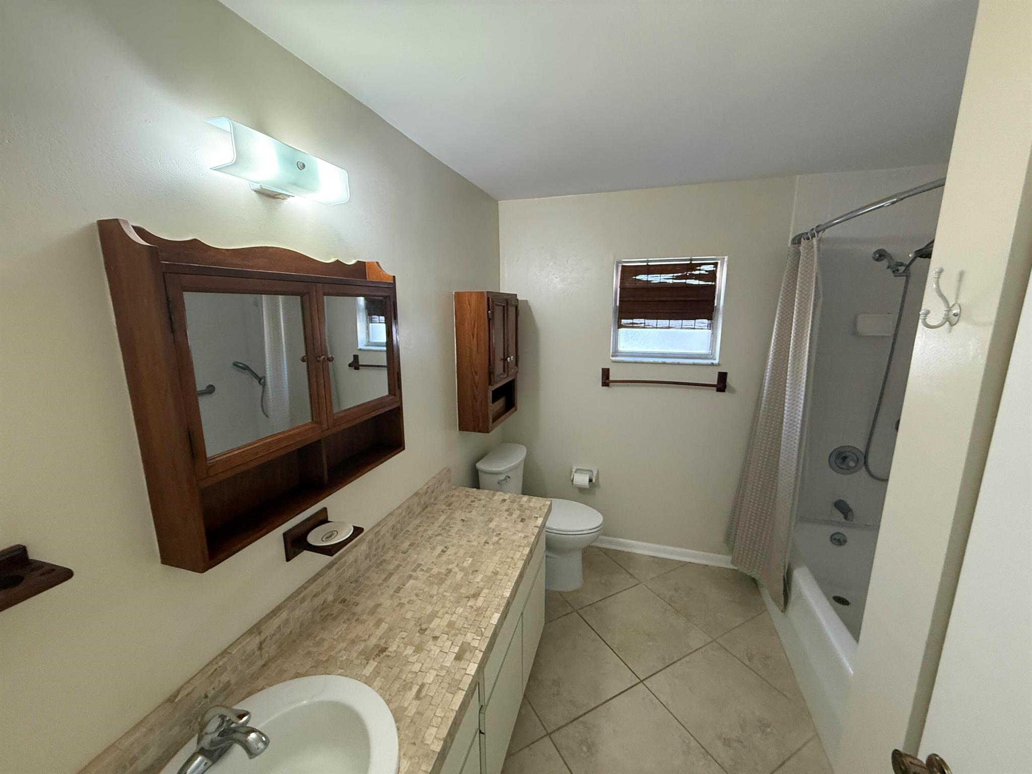 LAKESIDE POINT ADD TO LAN - Residential Lease