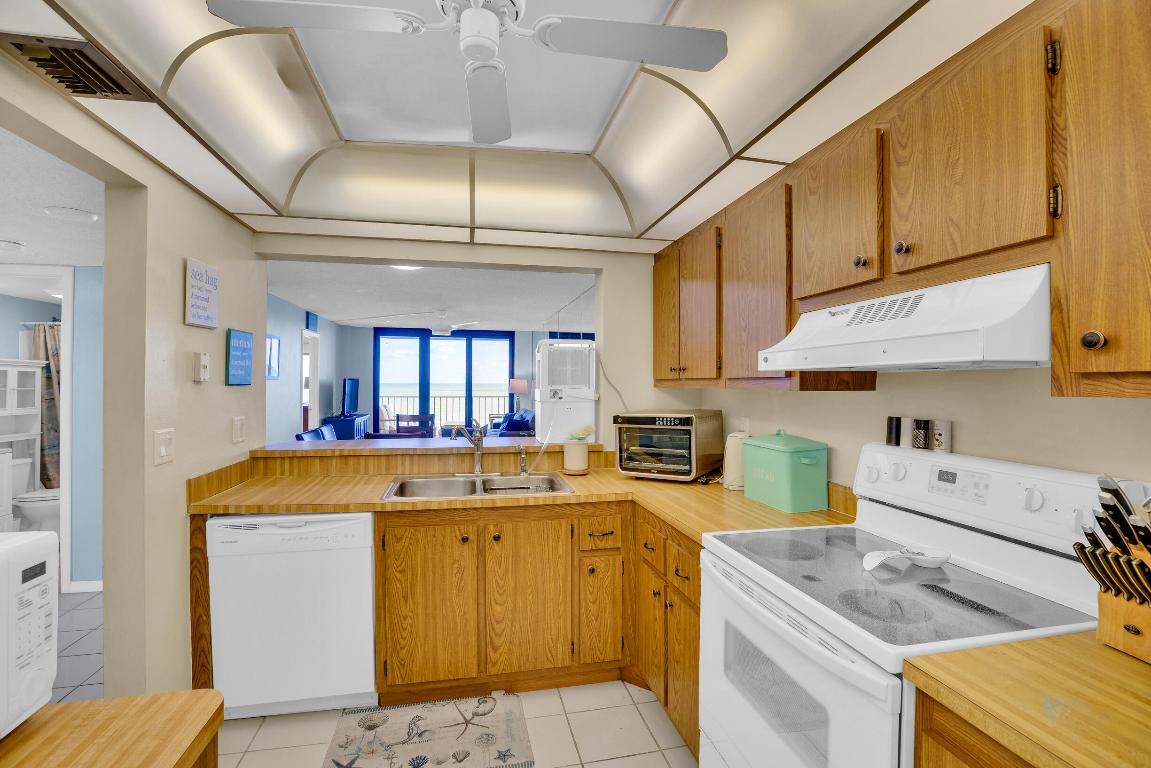 OCEAN HARBOUR SOUTH CONDOMINIUM - Residential