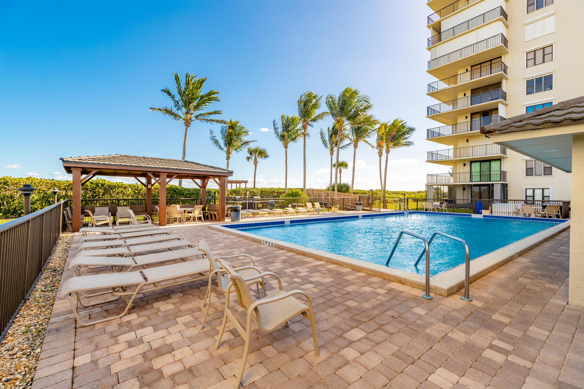 OCEAN HARBOUR SOUTH CONDO - Residential