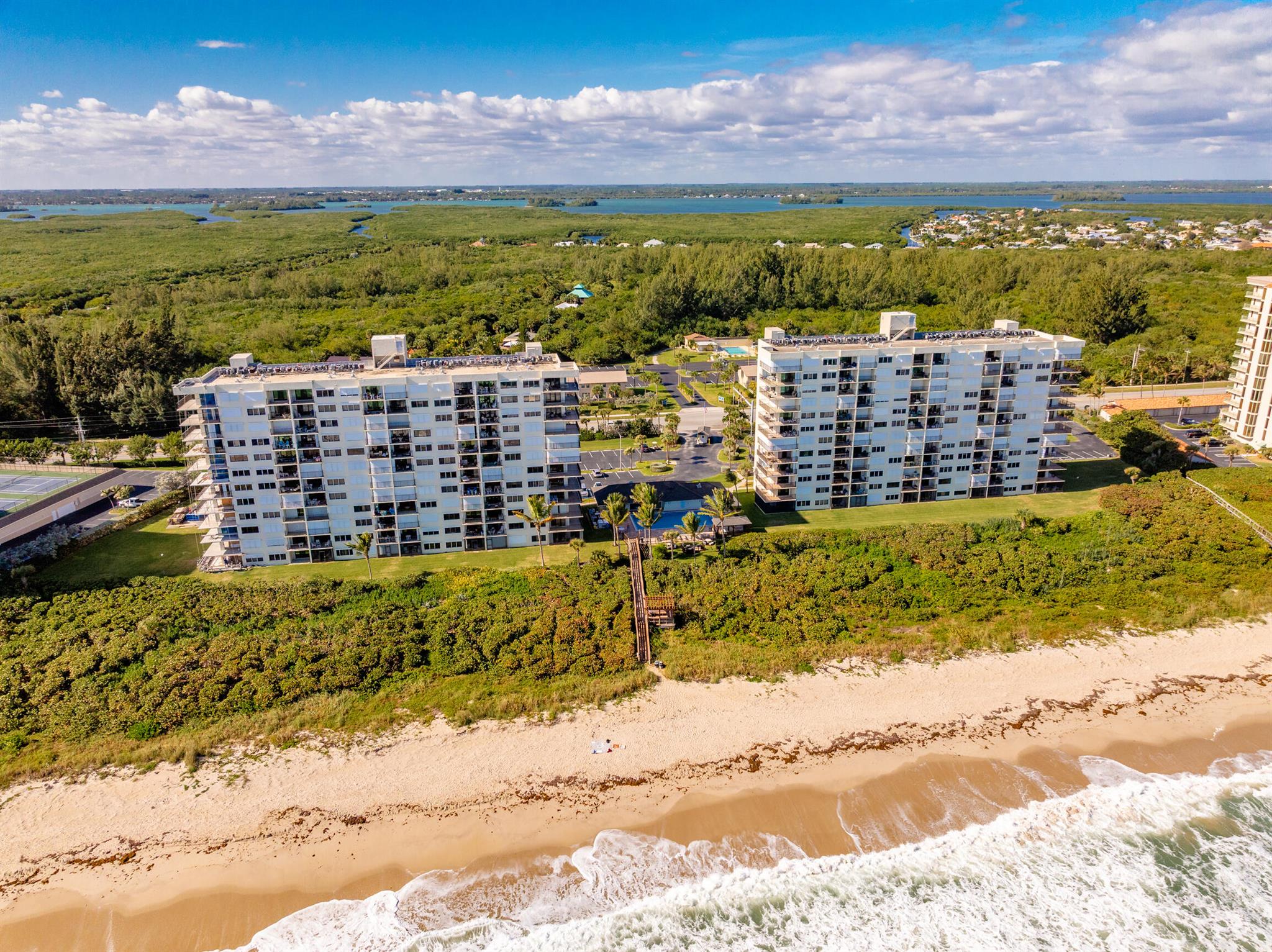 OCEAN HARBOUR SOUTH CONDO - Residential