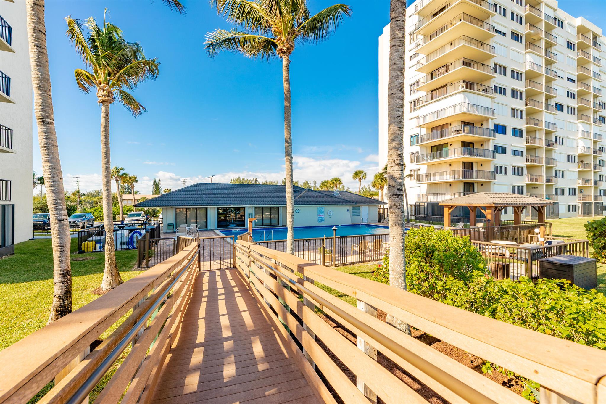 OCEAN HARBOUR SOUTH CONDO - Residential