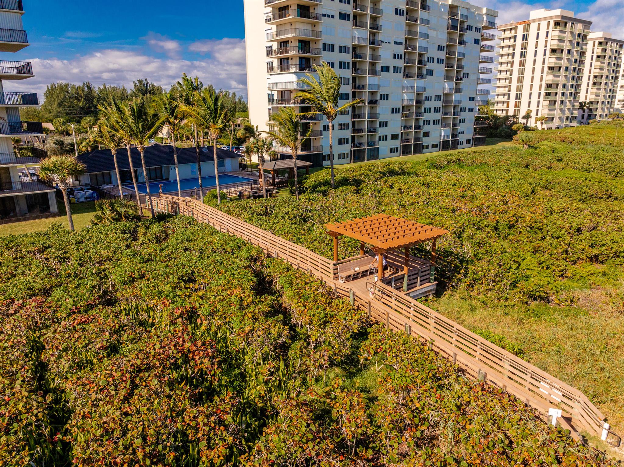 OCEAN HARBOUR SOUTH CONDO - Residential