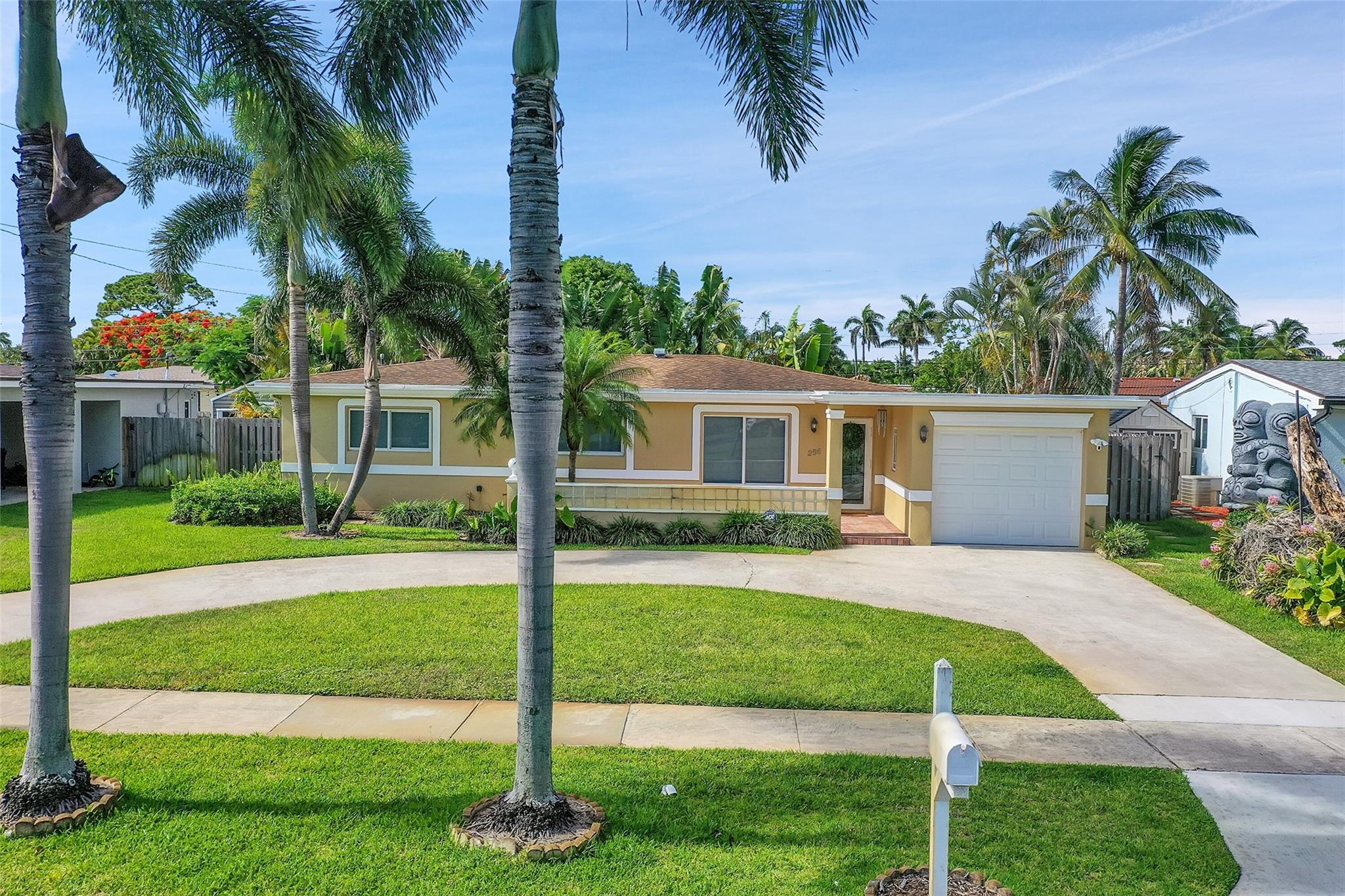 256 SW 11th St
