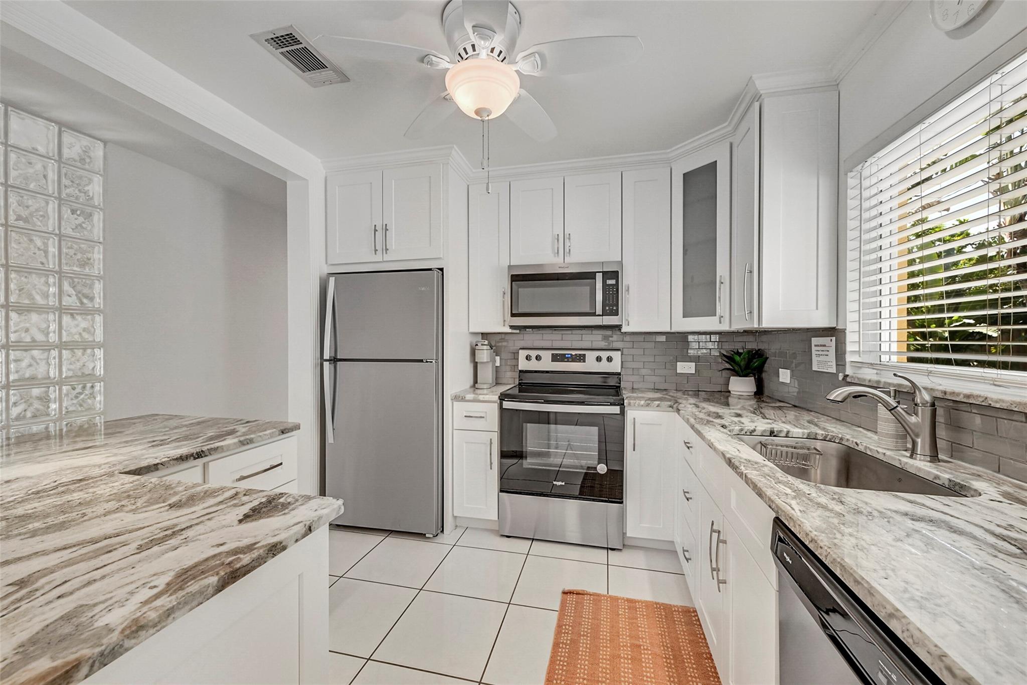 256 SW 11th St