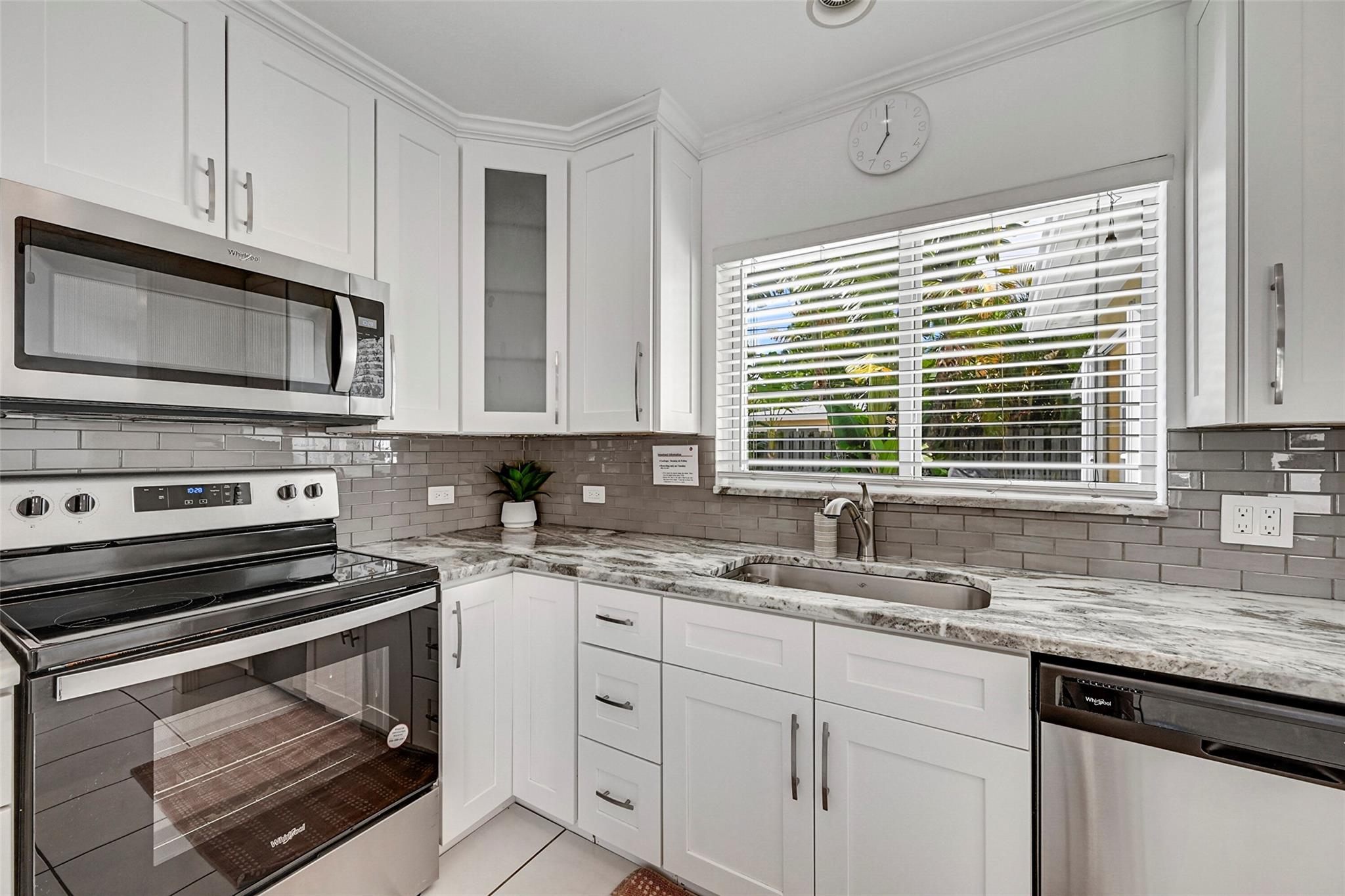 256 SW 11th St