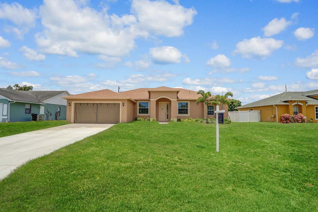 Photo of 3272 SW Constellation Road, Port Saint Lucie, FL 34953 (MLS # R10993972)