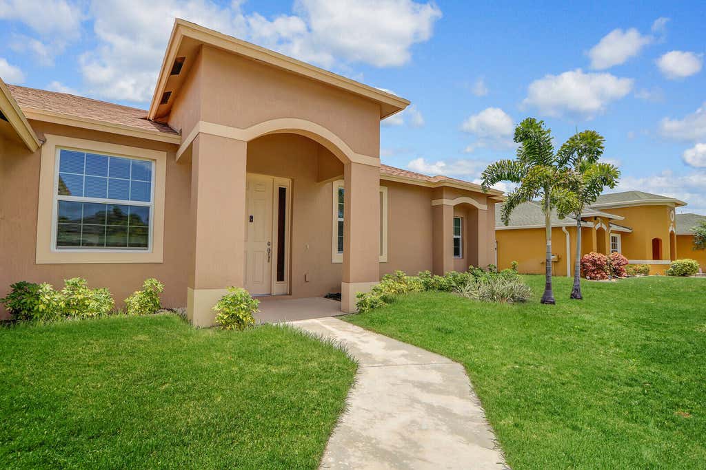 Photo of 3272 SW Constellation Road, Port Saint Lucie, FL 34953 (MLS # R10993972)