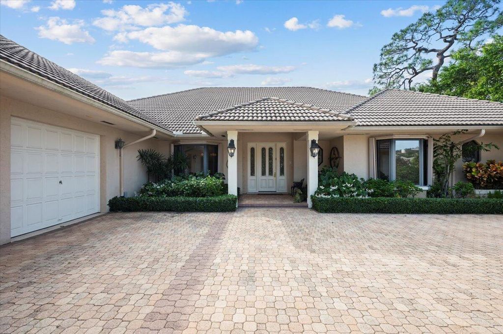 Photo of 13781 Monaco Way, Palm Beach Gardens, FL 33410 (MLS # R10950351)