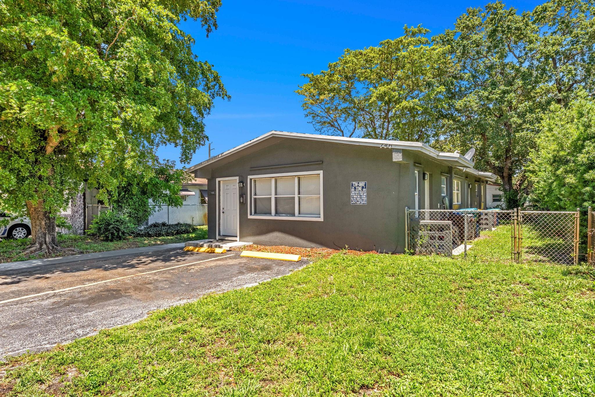 746 SW 4th St