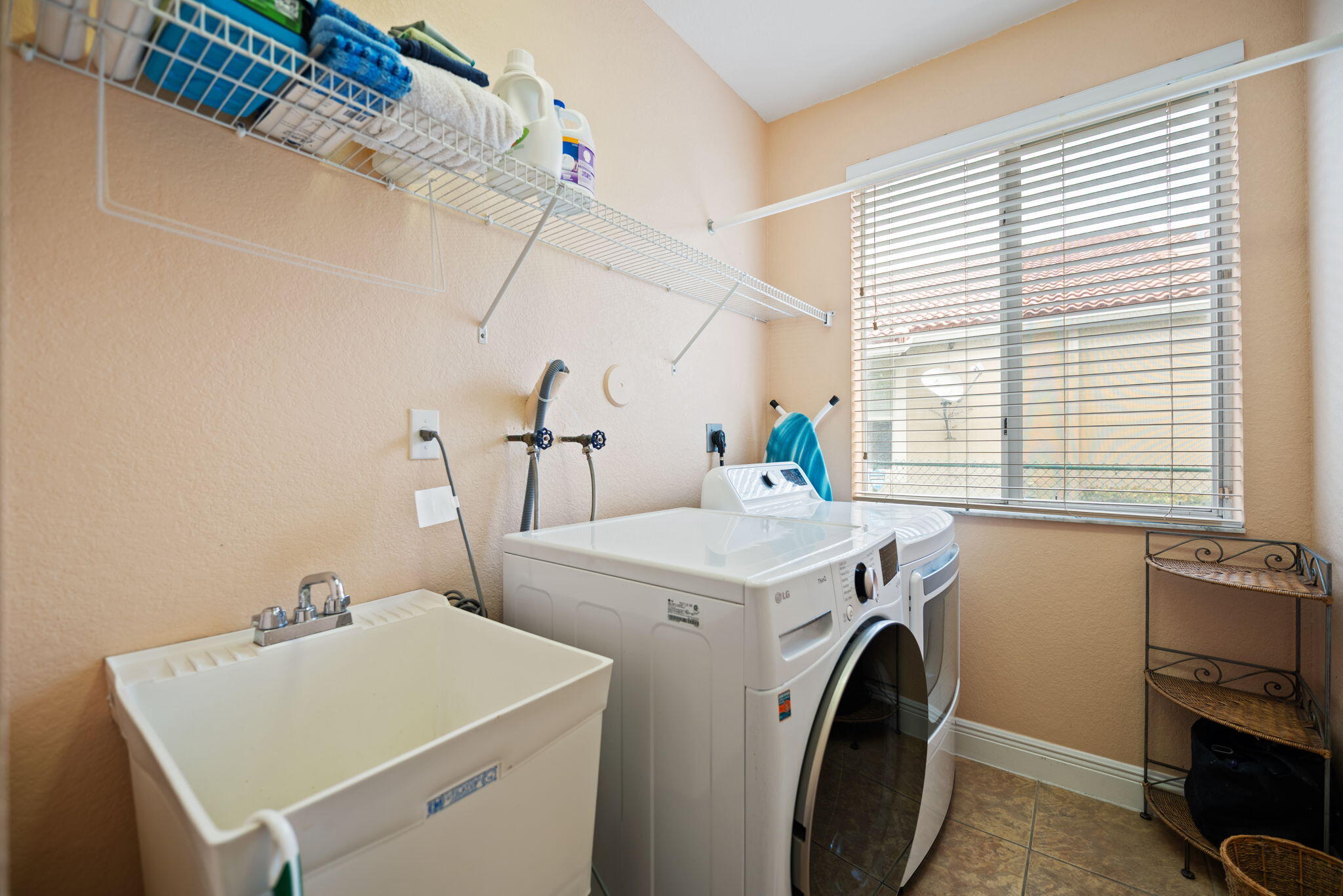 PHOENICIAN COVE - Residential