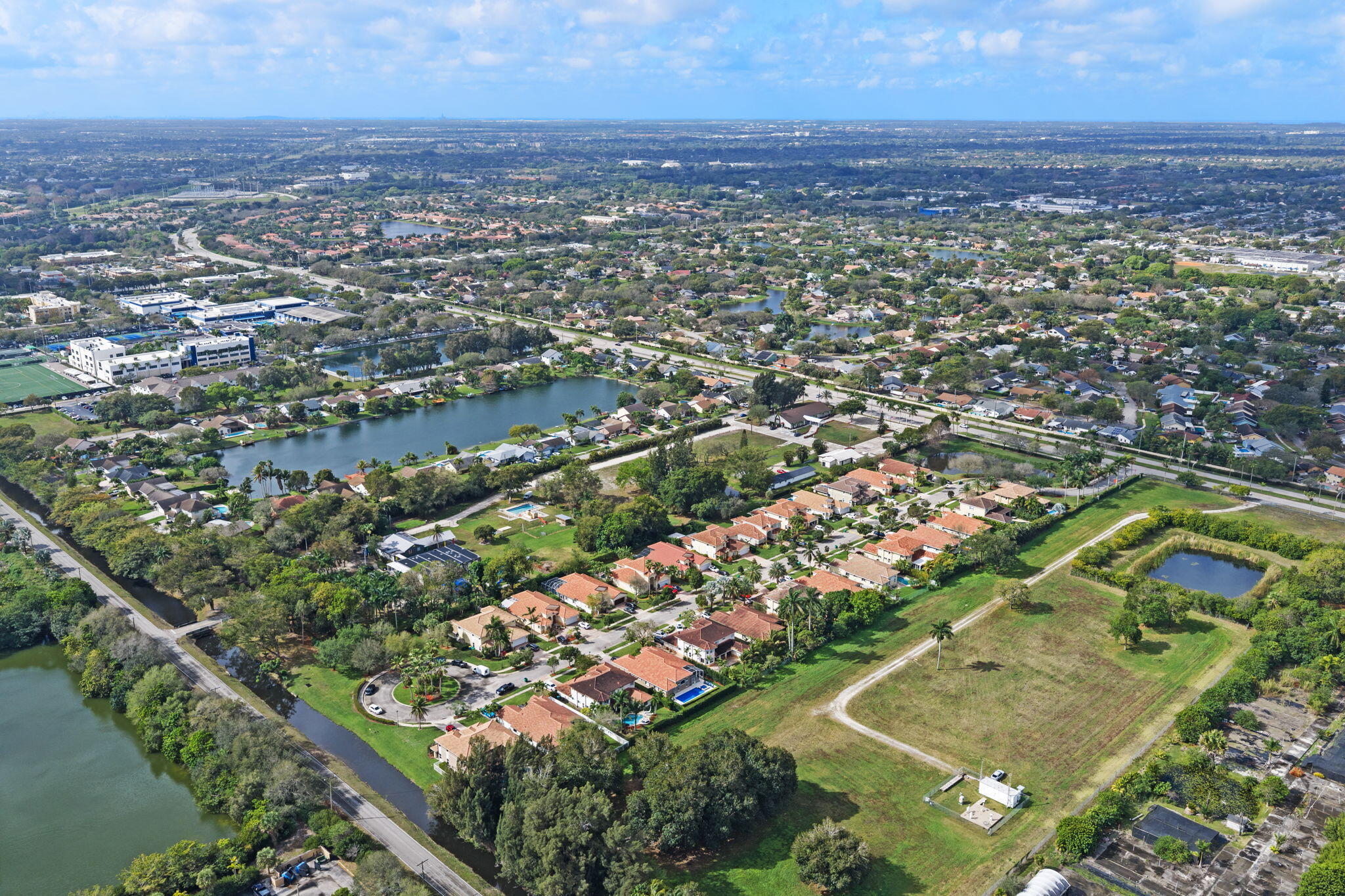 PHOENICIAN COVE - Residential