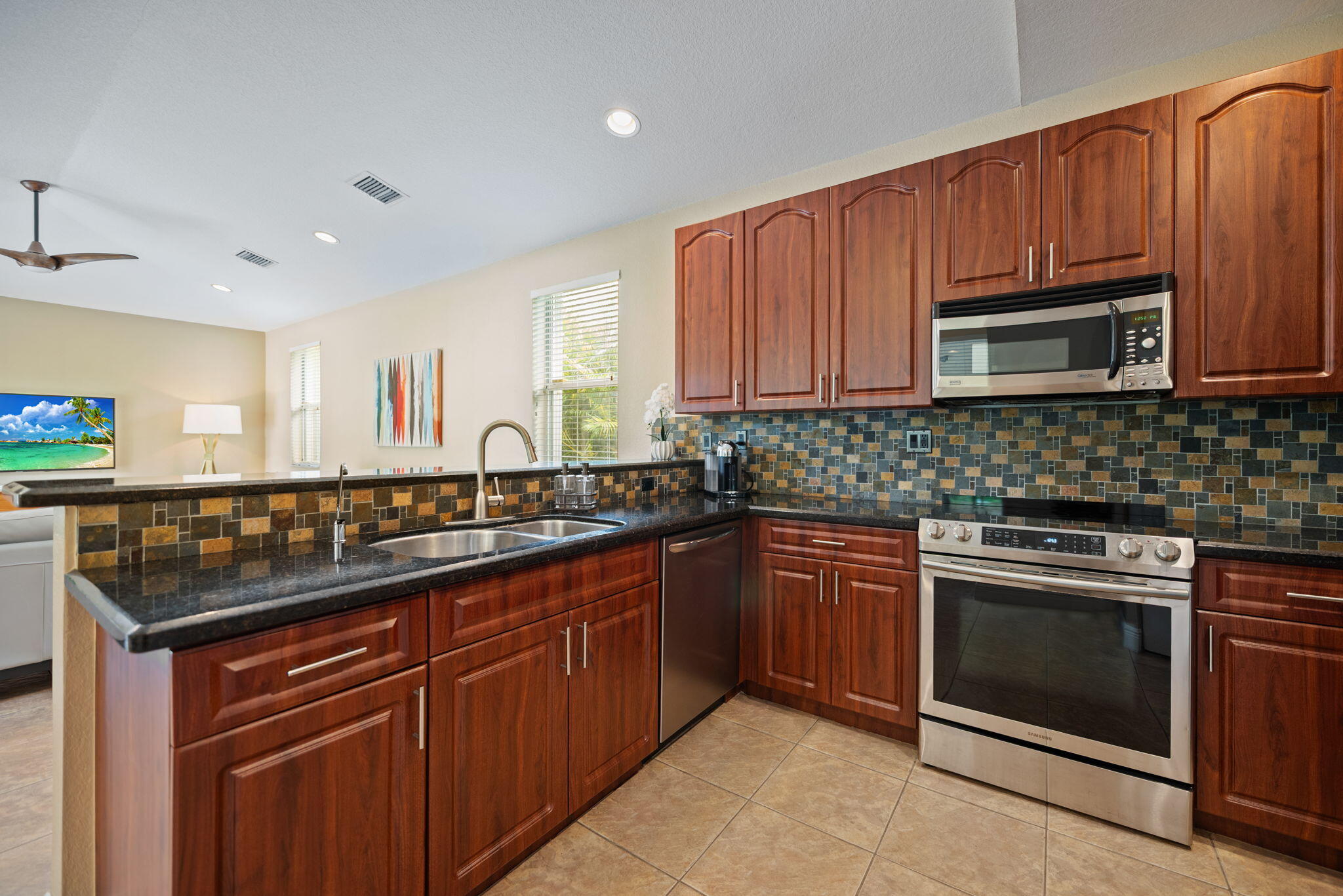 PHOENICIAN COVE - Residential