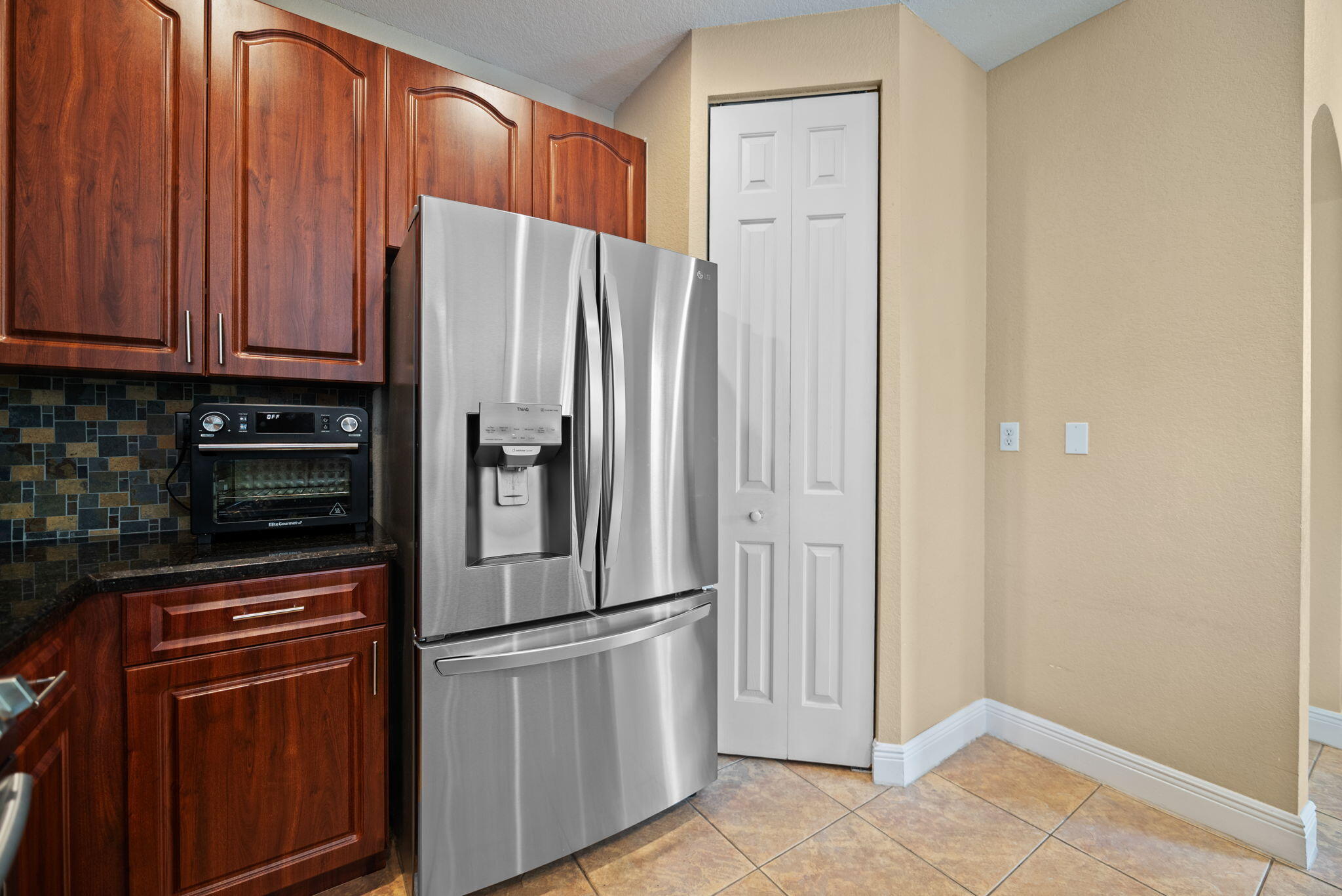 PHOENICIAN COVE - Residential